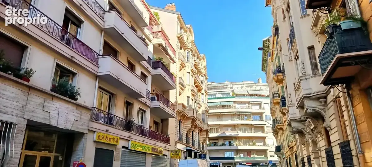 Splendide 3P traversant de 70 m² avec terrasse et balcon – Entièrement rénové et meublé – Nice Libération - photo 10