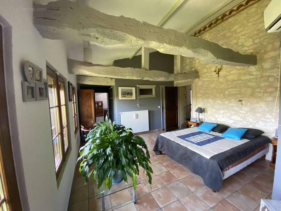Maison à MAUVEZIN