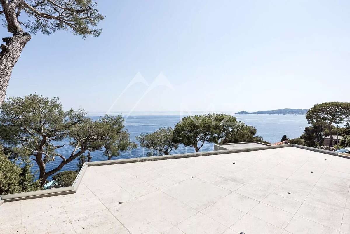 Maison à EZE
