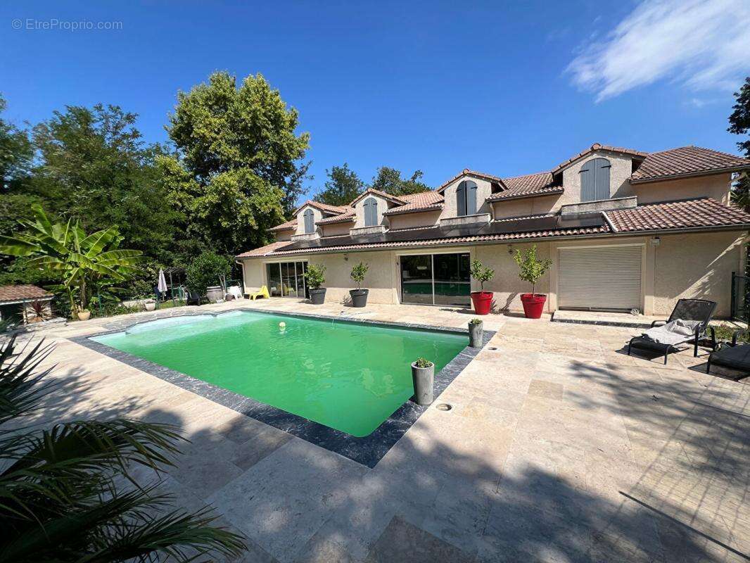 Maison à CHATEAUNEUF-SUR-ISERE