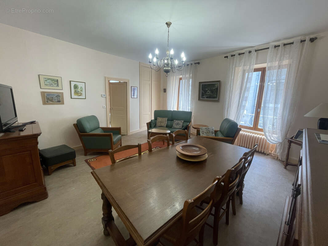 Appartement à ROCHEFORT-MONTAGNE