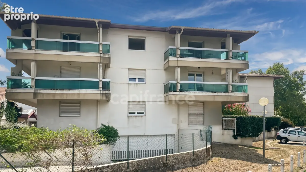 LE HAILLAN - Spacieux T3 lumineux de 72 m² en rez-de-chaussée avec jardinet à jouissance exclusive, accès indépendant, cellier e - photo 12