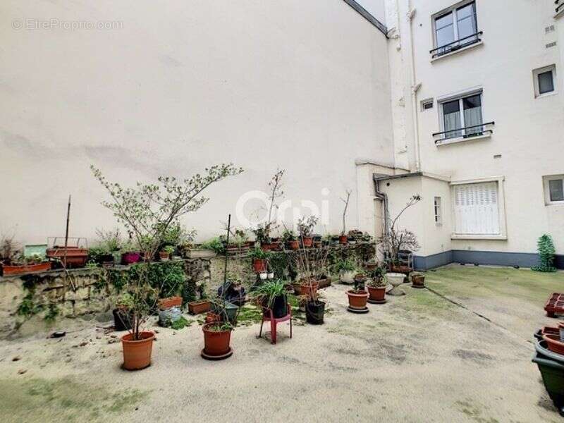 Appartement à PARIS-14E