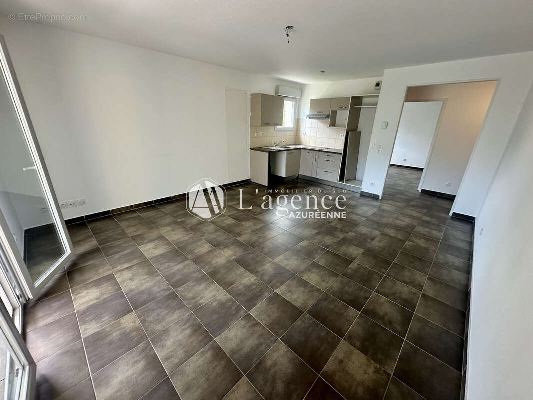 Appartement à SAINT-LAURENT-DU-VAR