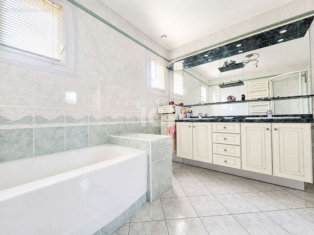 Maison Pont Saint Martin 7 pièce(s) 138.10 m2 - photo 9