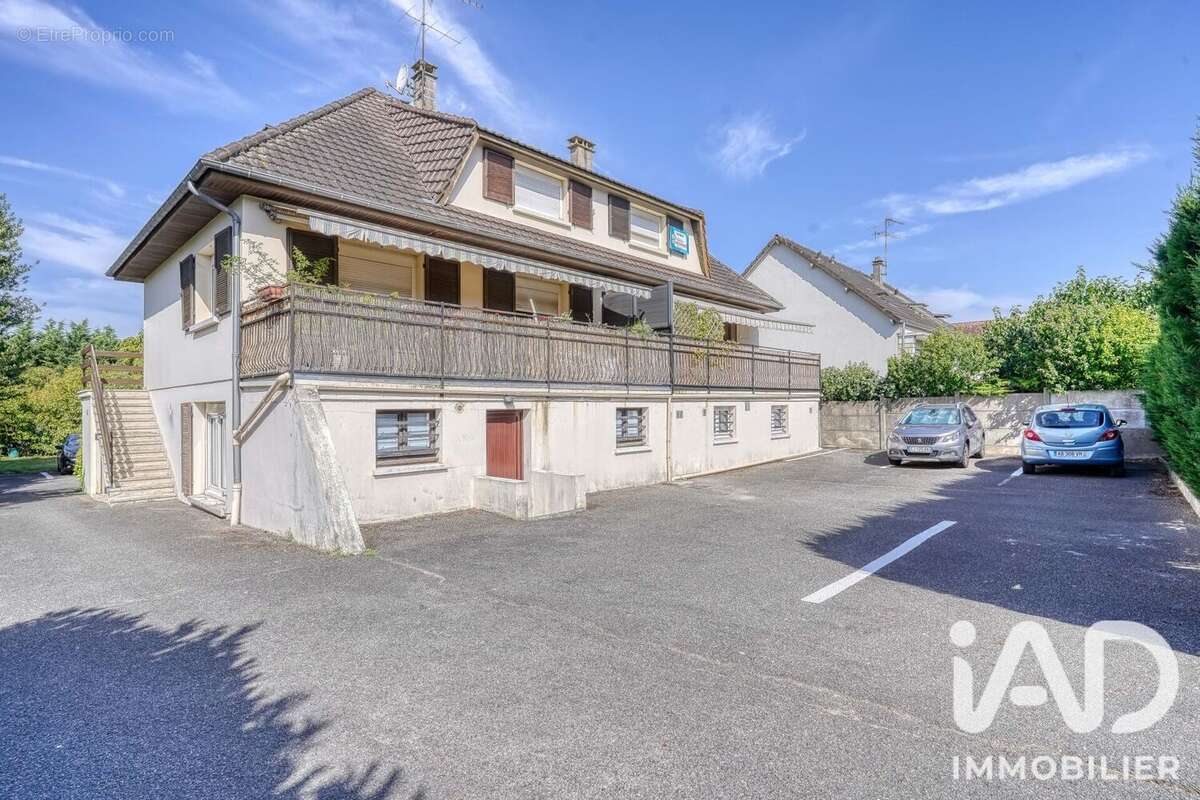 Photo 2 - Appartement à SAINT-GERMAIN-LES-CORBEIL
