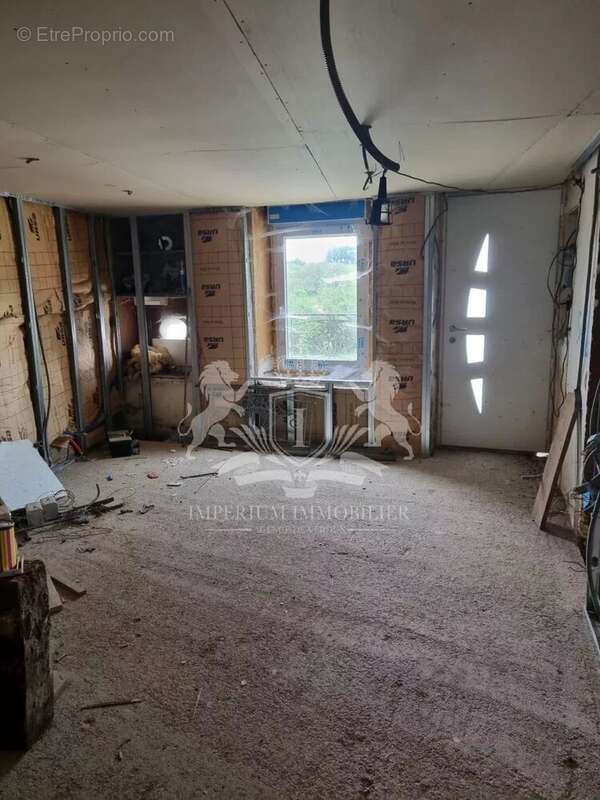 Maison à LINY-DEVANT-DUN