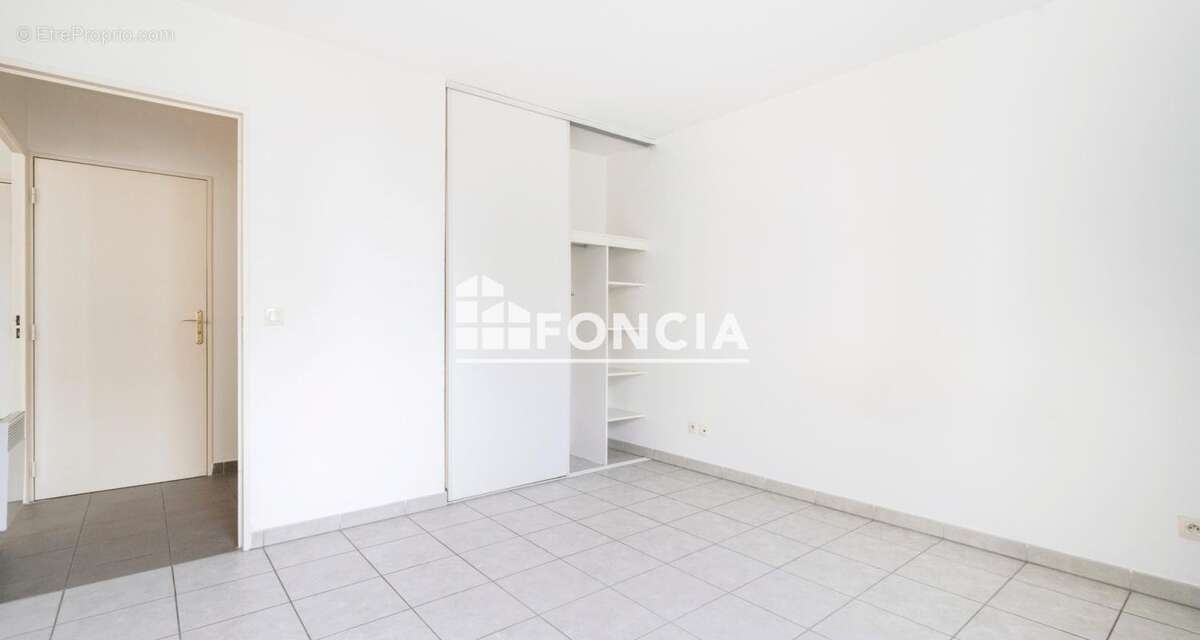 Appartement à MARSEILLE-2E