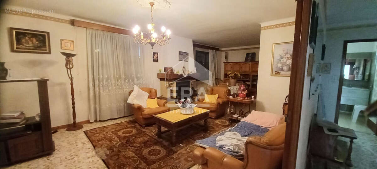 Maison à SIMIANE-COLLONGUE