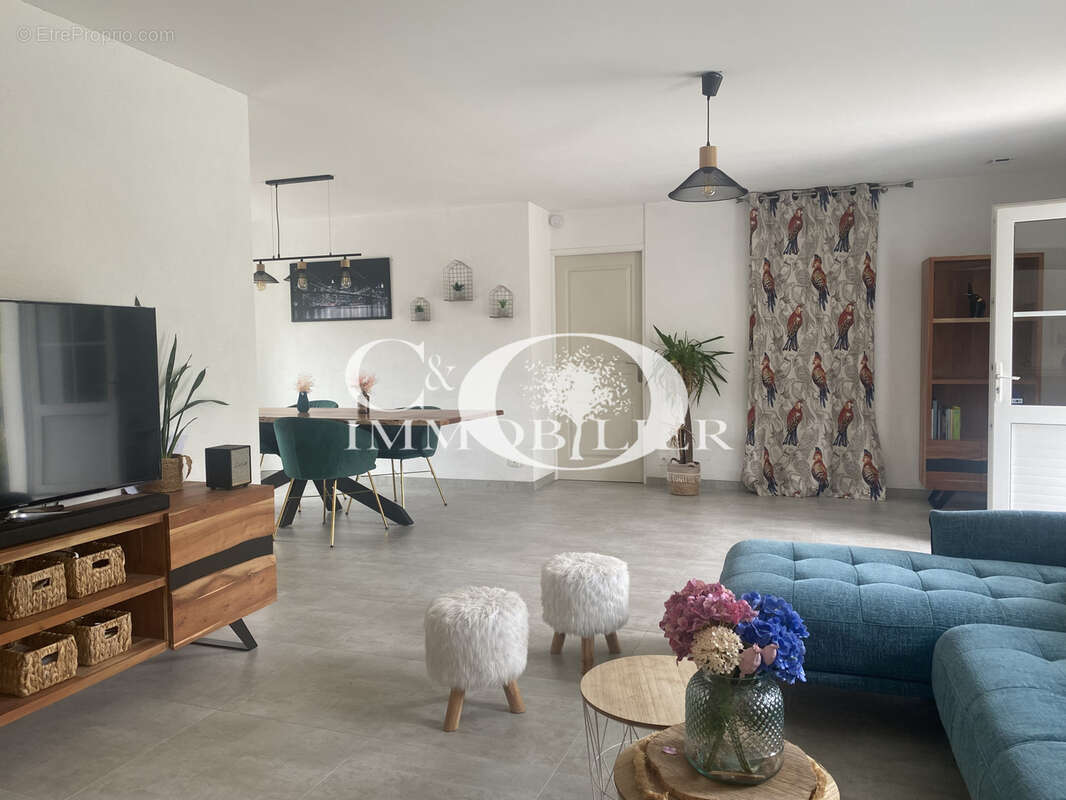 Maison dans le bourg sur jardin clos - photo 3