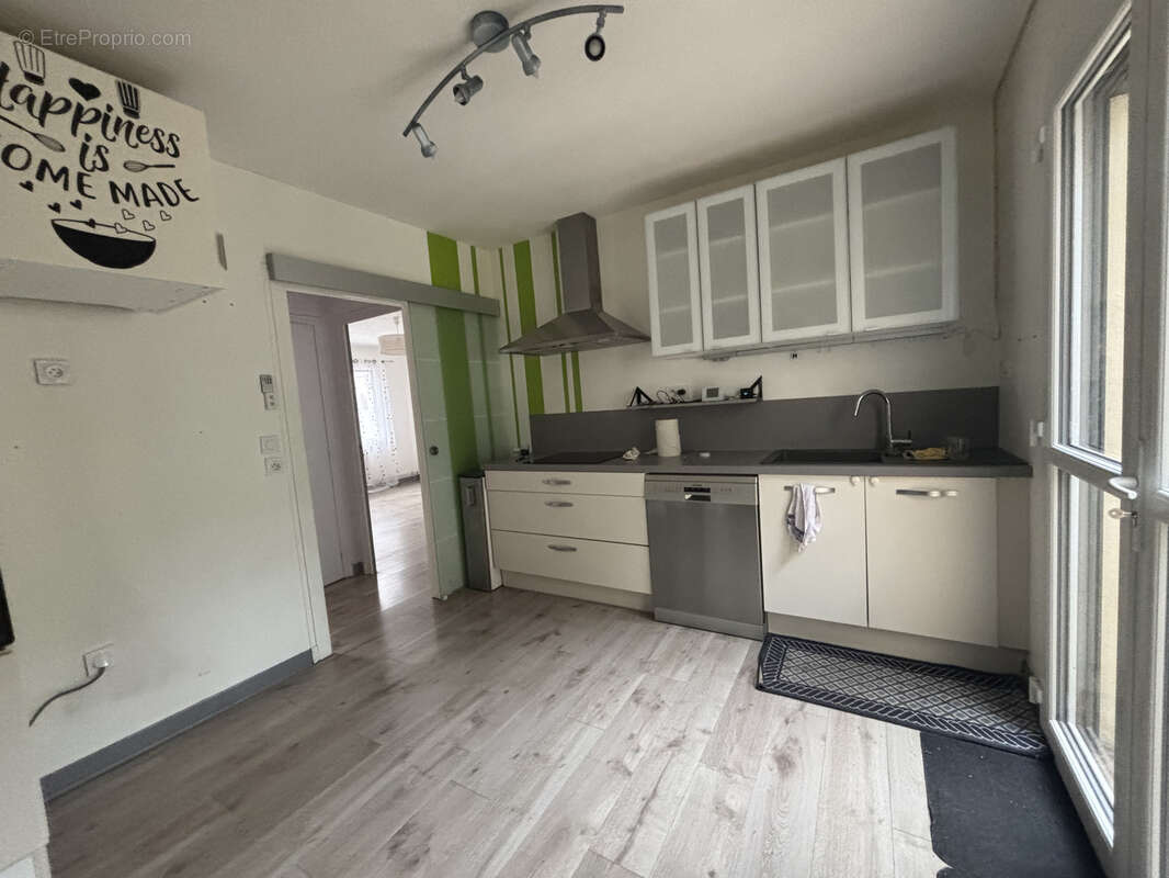 CHATILLON SUR SEINE : proche du centre ville ,maison rénovée de 120 m2 avec grange de 100m2 et cour - photo 5