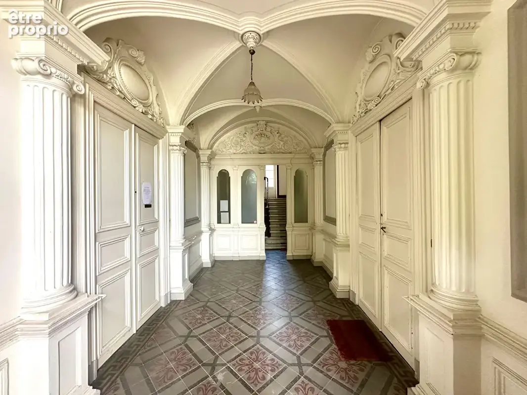 Appartement T4, 82 m2 rénové en dernier étage - photo 8