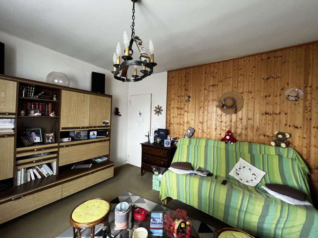 Appartement à FRASNE