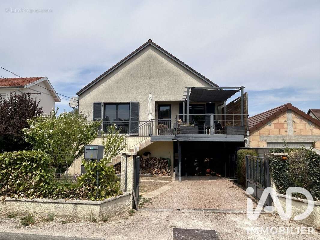 Maison 114 m² à Saint-Remy  - photo 2