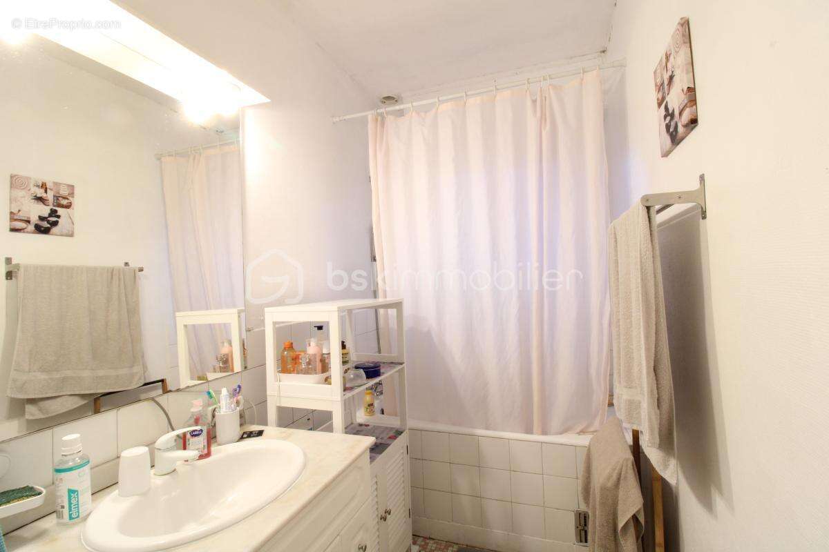 Appartement à PARENTIS-EN-BORN