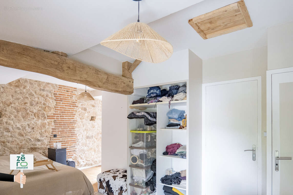 Maison de charme en pierre à vendre à Saint-Étienne-du-Bois, proche Legé   174 m2 habitables - photo 10