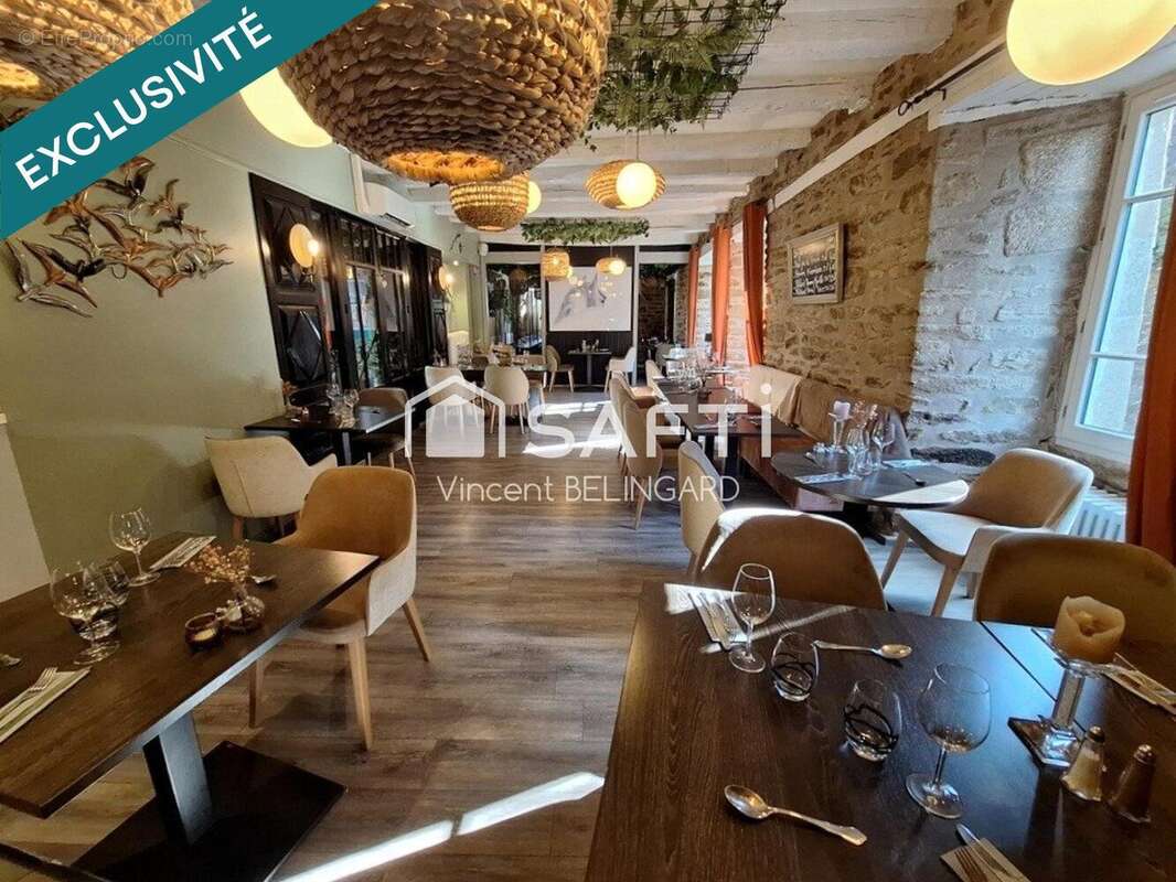 Photo 2 - Commerce à UZERCHE