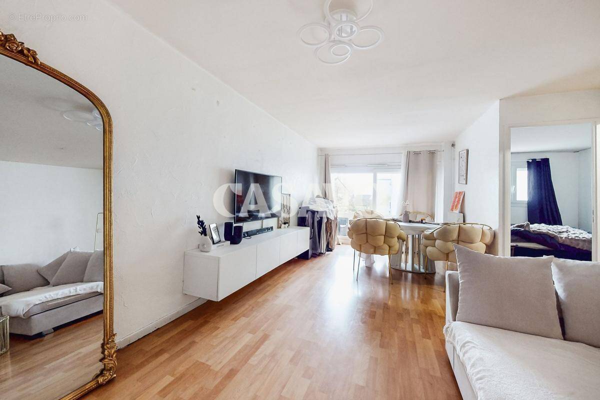 Appartement à SAVIGNY-LE-TEMPLE