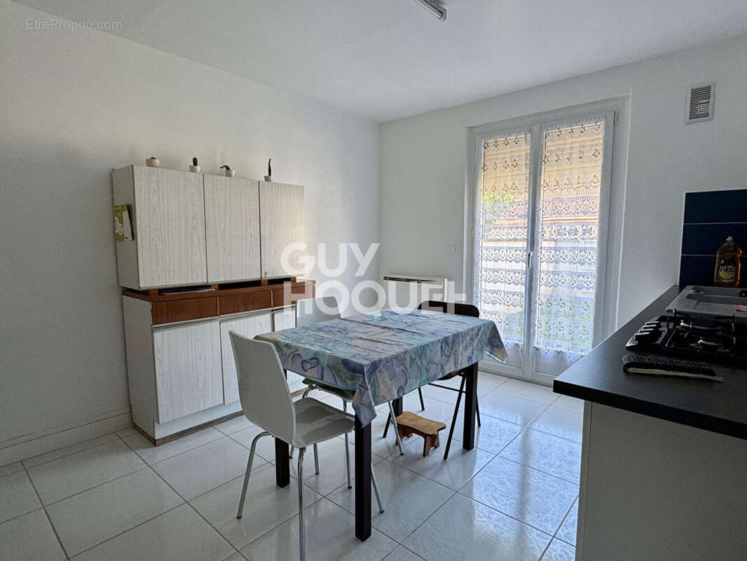 Appartement à PARAY-VIEILLE-POSTE