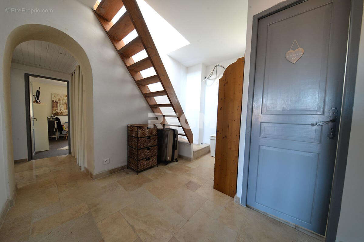 Maison de village 8 pièces avec 2 garages, cave, - photo 14