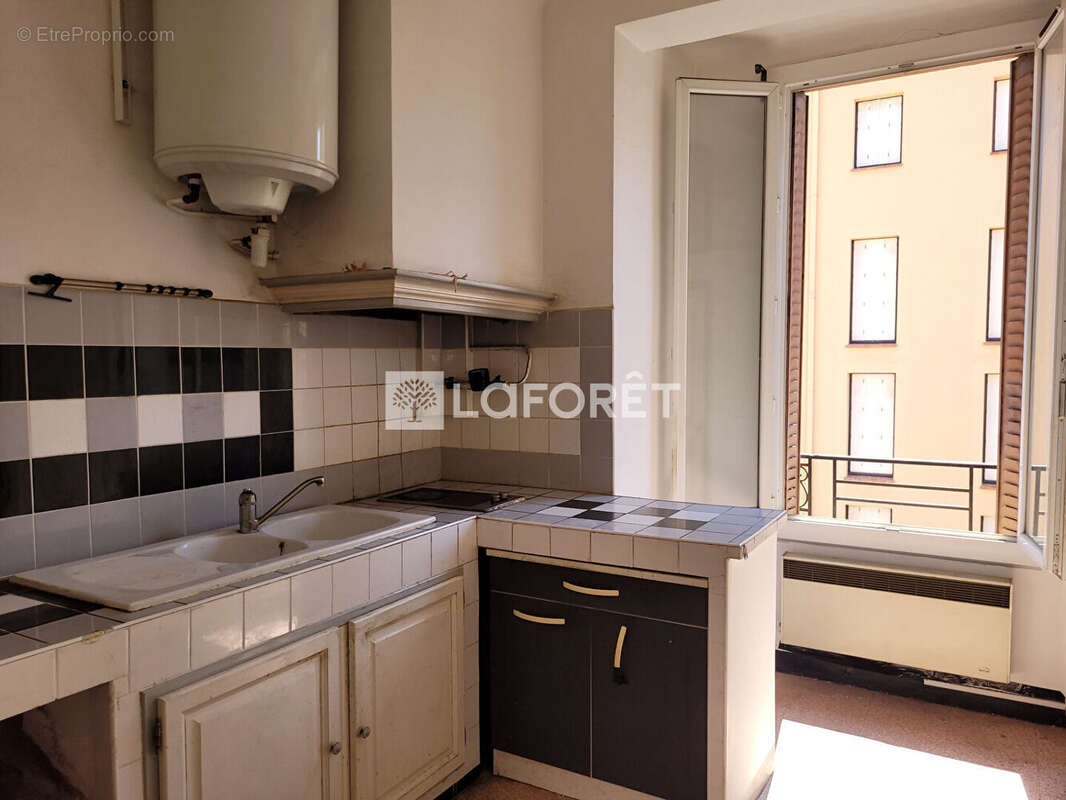 TOULON OUEST : Immeuble composé de 6 appartements dont 1 loué - photo 11