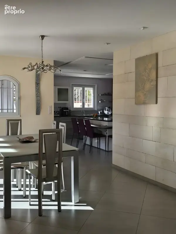 Poussan, villa familiale sur terrain de 1934m2 avec piscine, - photo 9