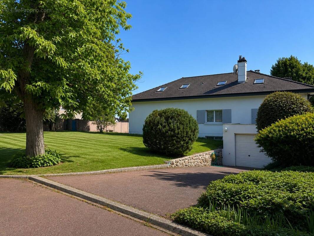 Maison à SOISY-SUR-SEINE