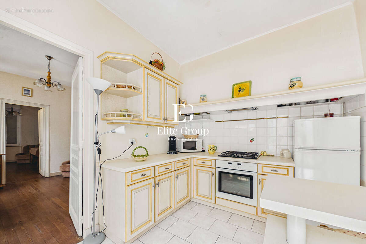 A Vendre Maison à Rénover - Rochefort - 6 Pièces - 146 m² - photo 10