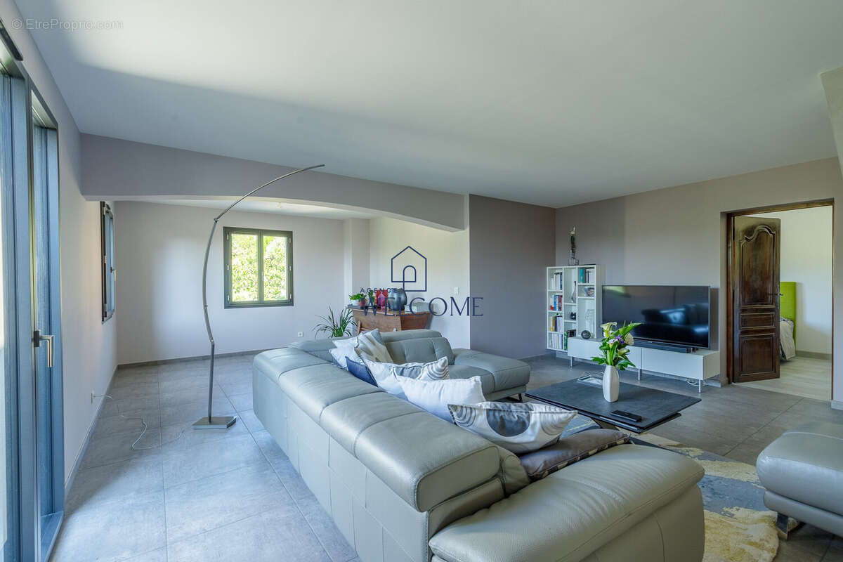 Maison à SAINT-GEORGES-LES-BAINS
