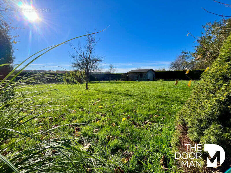 Maison à NEUILLY-L&#039;EVEQUE