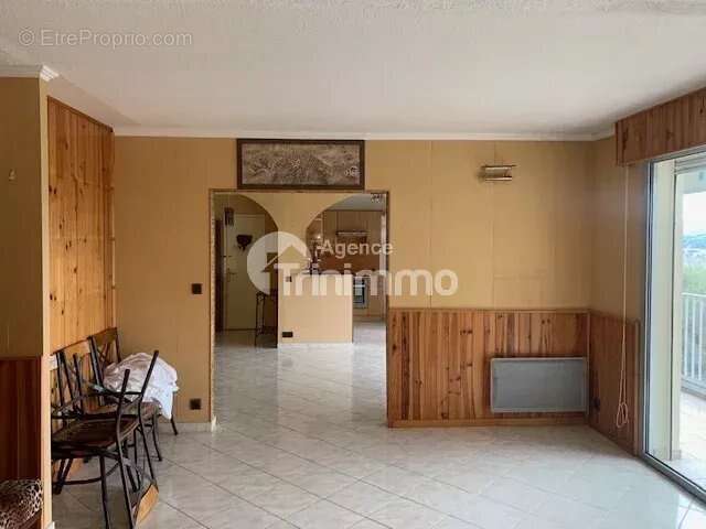 Appartement à SAINT-LAURENT-DU-VAR
