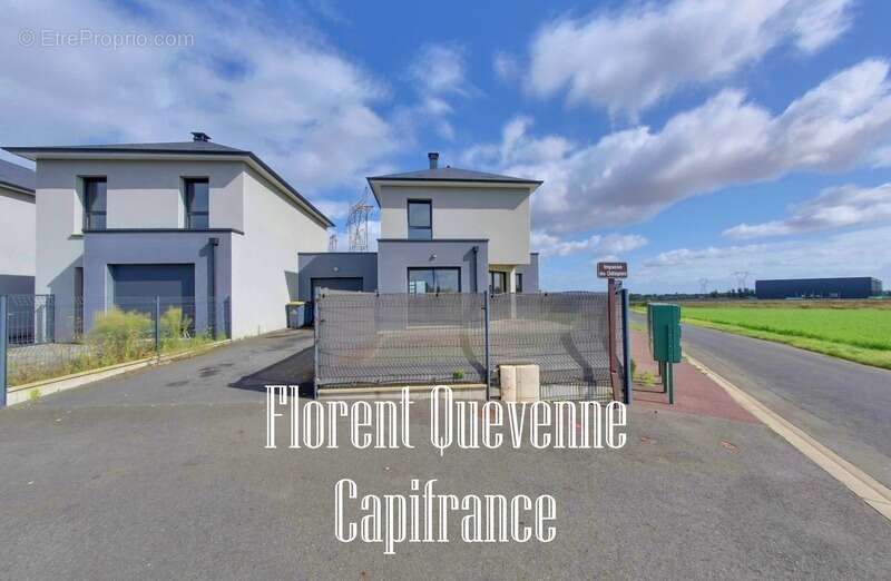 Maison à HUBERT-FOLIE