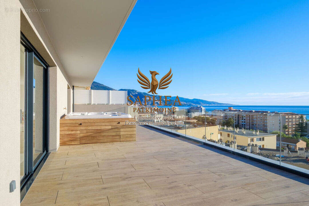 Appartement à ROQUEBRUNE-CAP-MARTIN