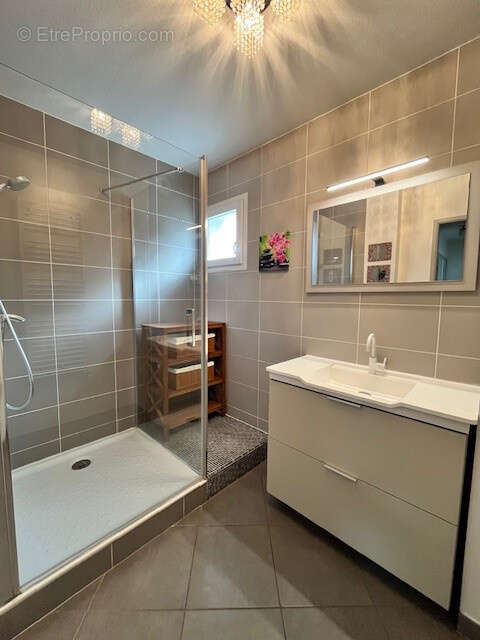 Appartement à FONTAINE