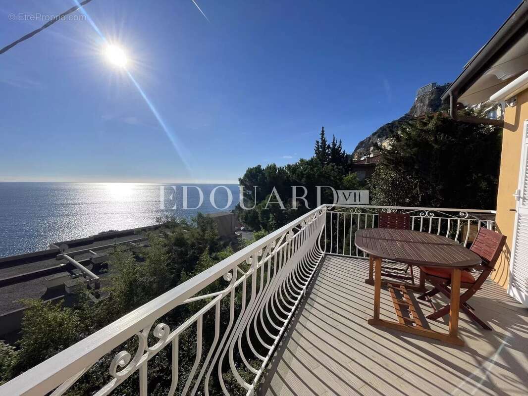 Appartement à ROQUEBRUNE-CAP-MARTIN