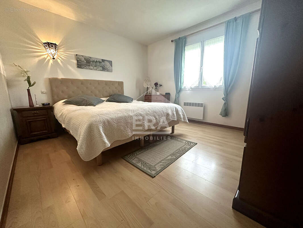 Maison à PONT-SUR-YONNE