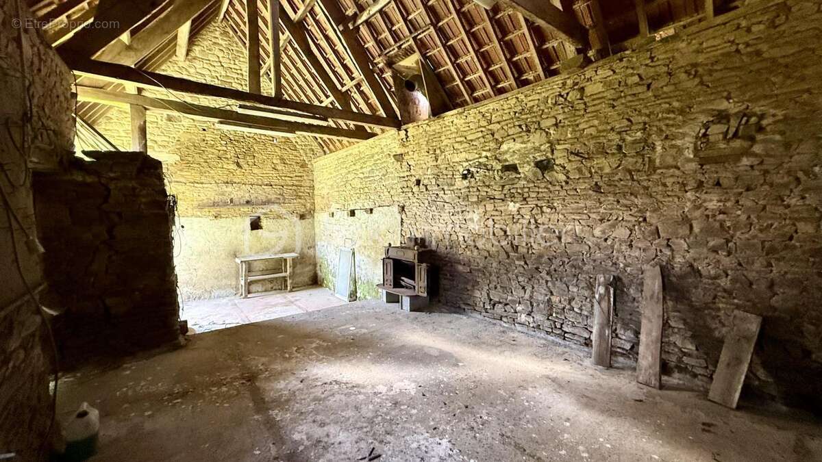 VENGEONS-Maison à Rénover - photo 13