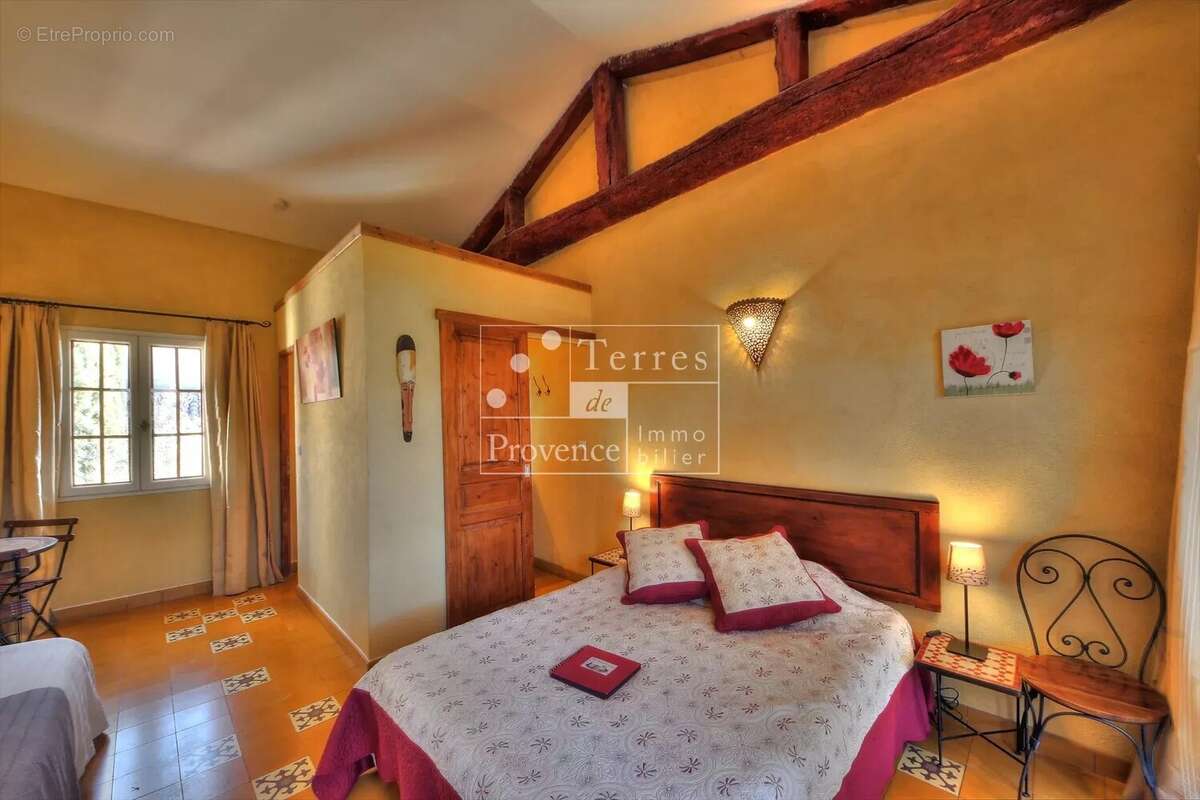 Maison à SAINT-LAURENT-DU-VERDON