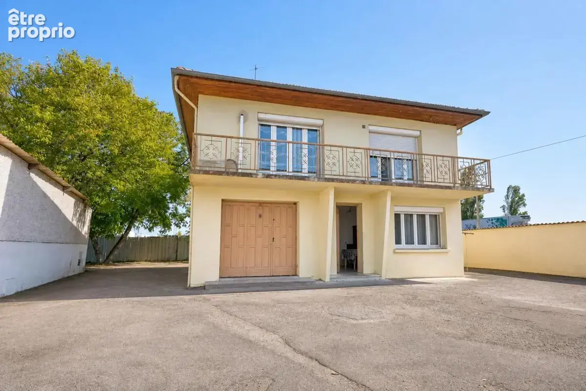 Maison de 5 pièces de 180 m² à Vaulx-en-Velin - photo 8