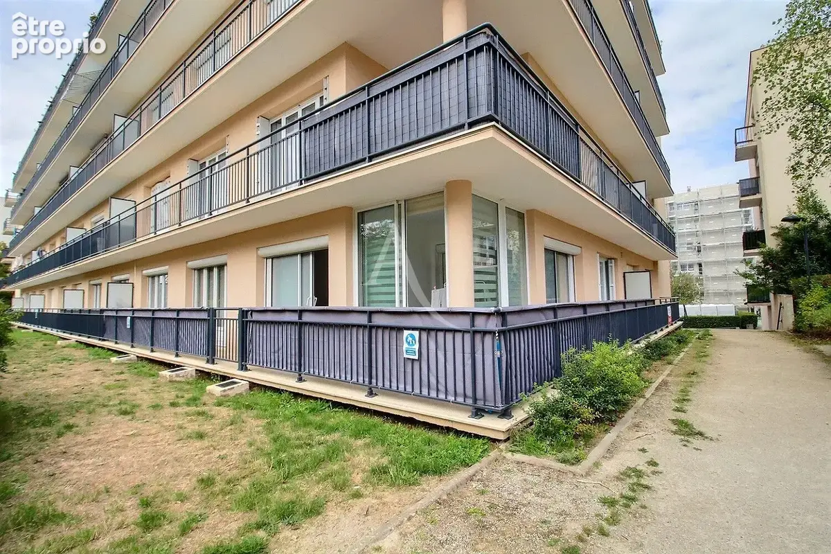 Appartement 5 pièces 103 m²  Maurepas Centre - photo 10