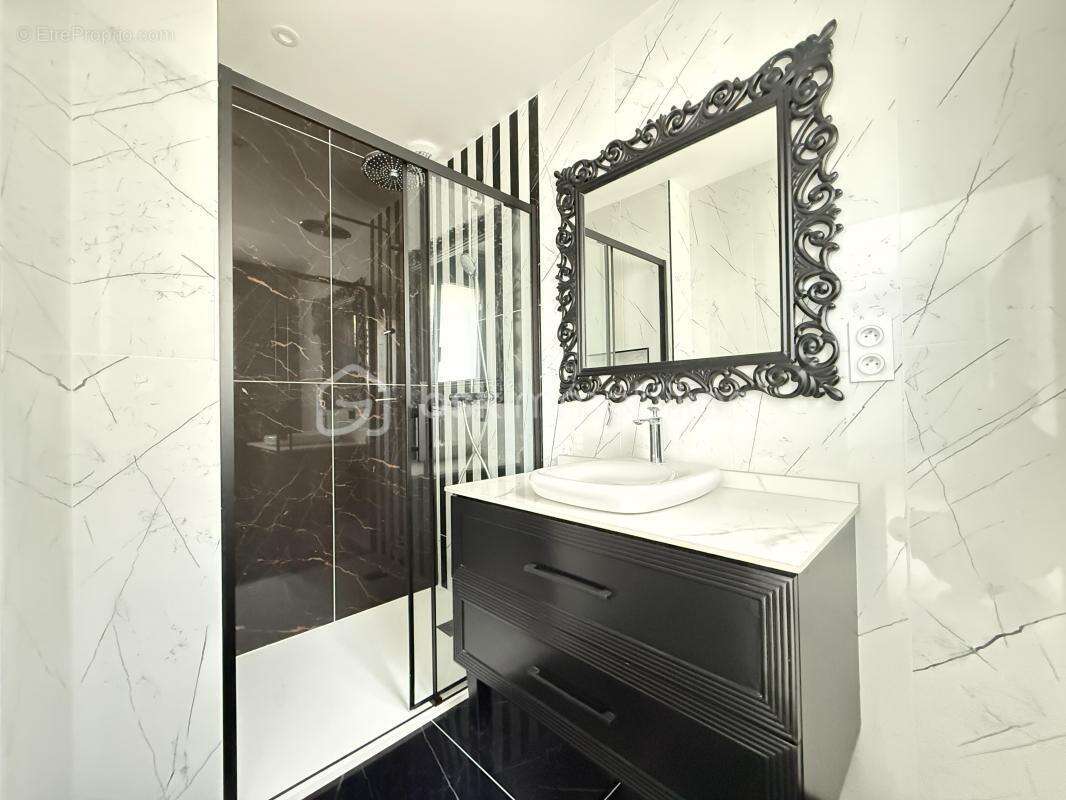 Maison à SAINT-ERBLON