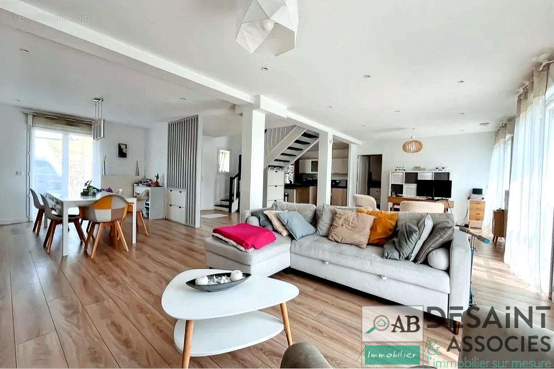 A vendre maison récente sur Crécy la Chapelle 155 m2, sur terrain de 1012m2. - photo 3