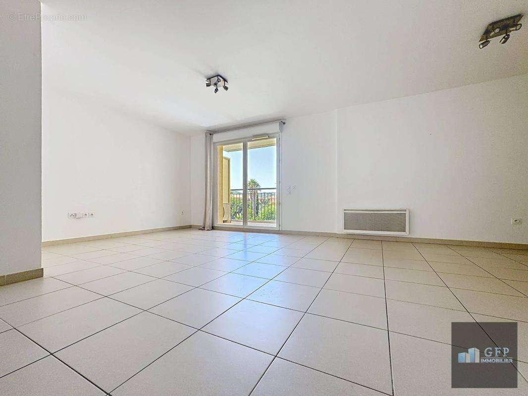 Appartement à BORMES-LES-MIMOSAS