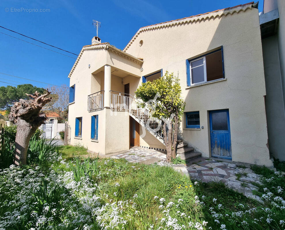 Maison à OUVEILLAN