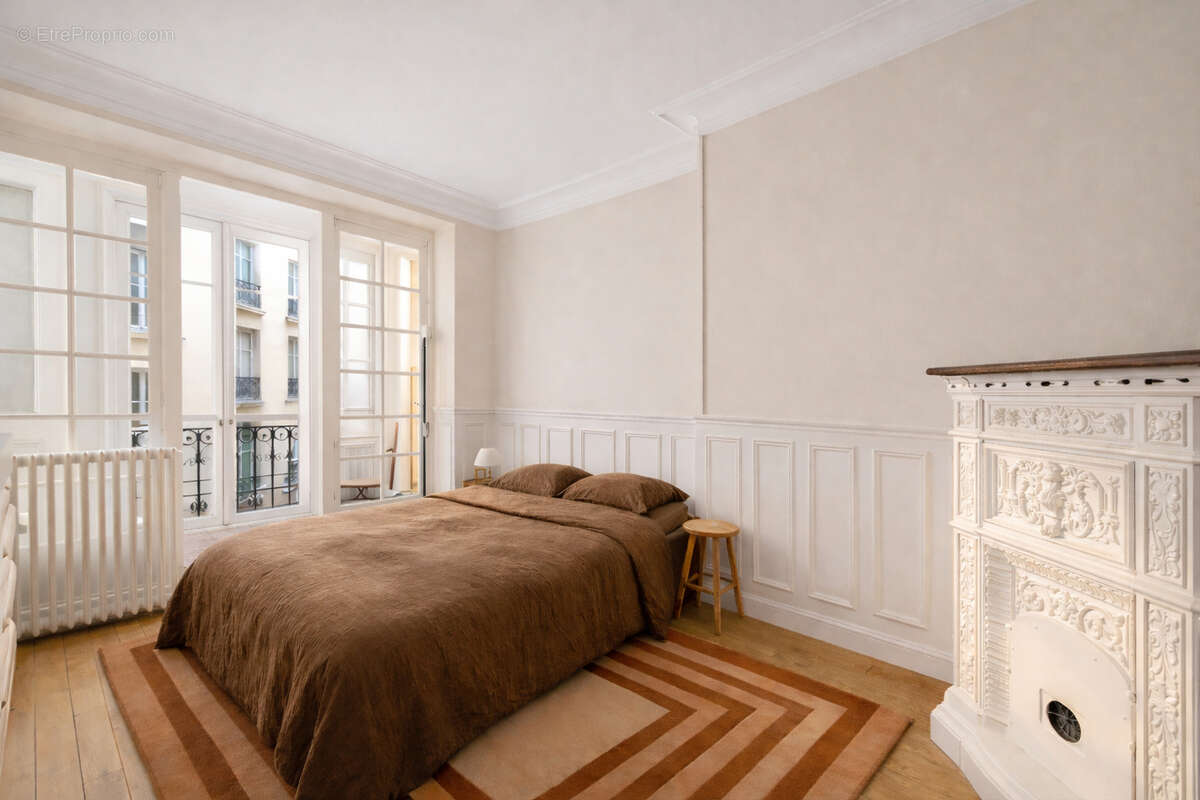 Appartement à PARIS-11E