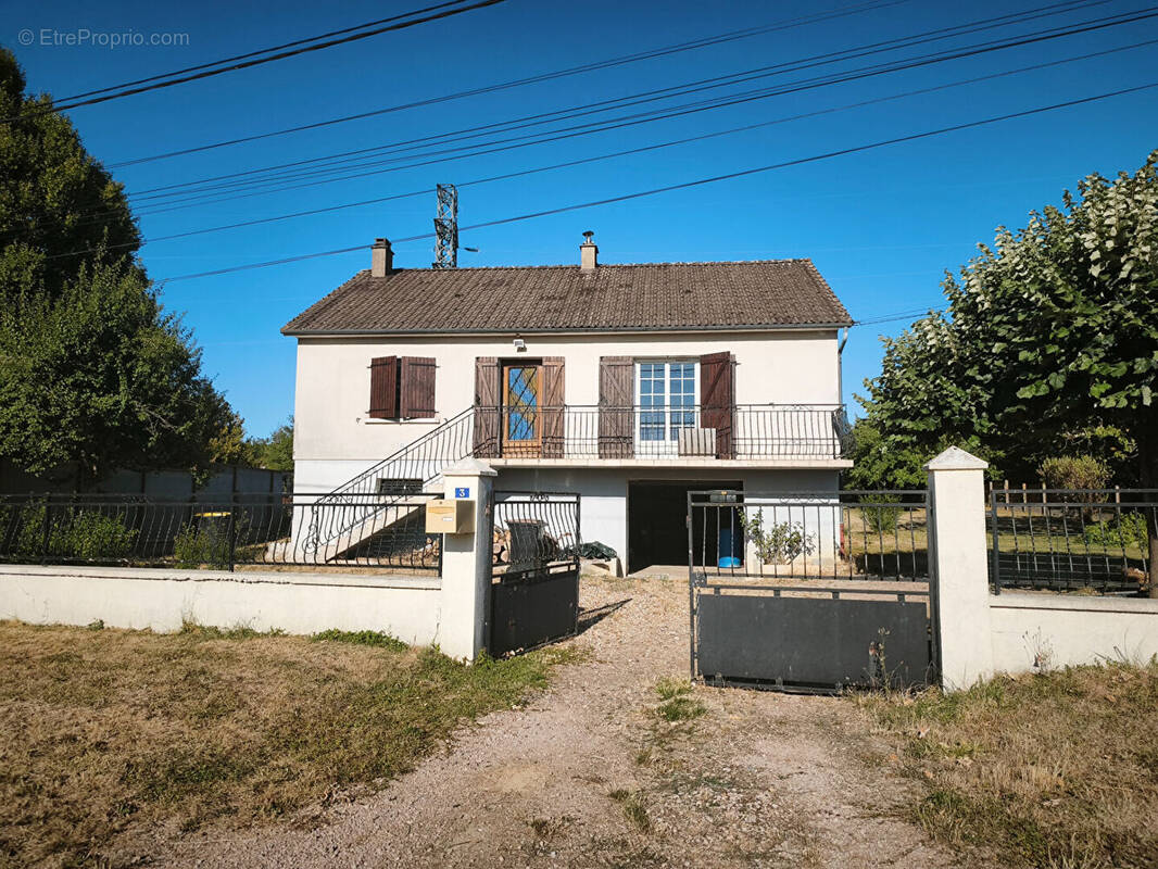 Maison à SAINT-ELOI