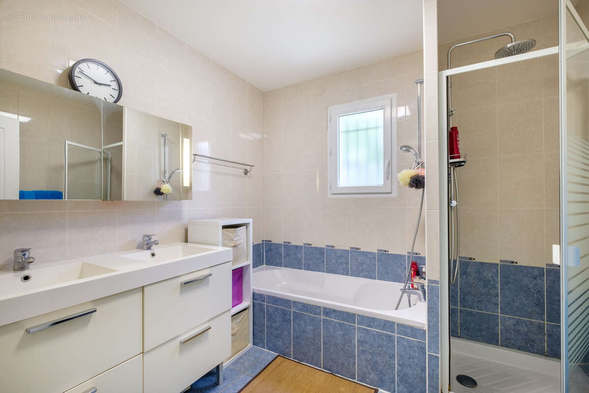 Maison à FLEURIEUX-SUR-L&#039;ARBRESLE