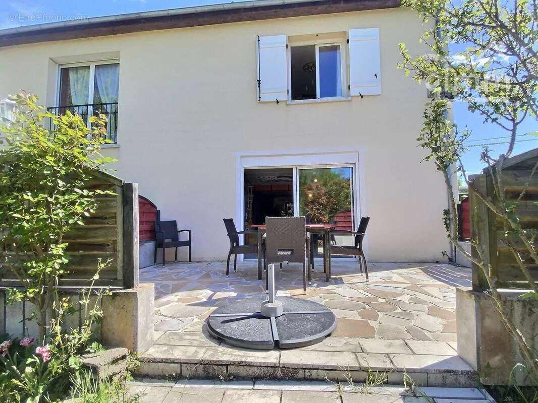 Maison à CHAUMONT-SUR-LOIRE