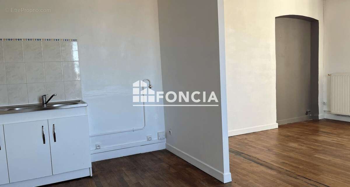 Appartement à LA FERE