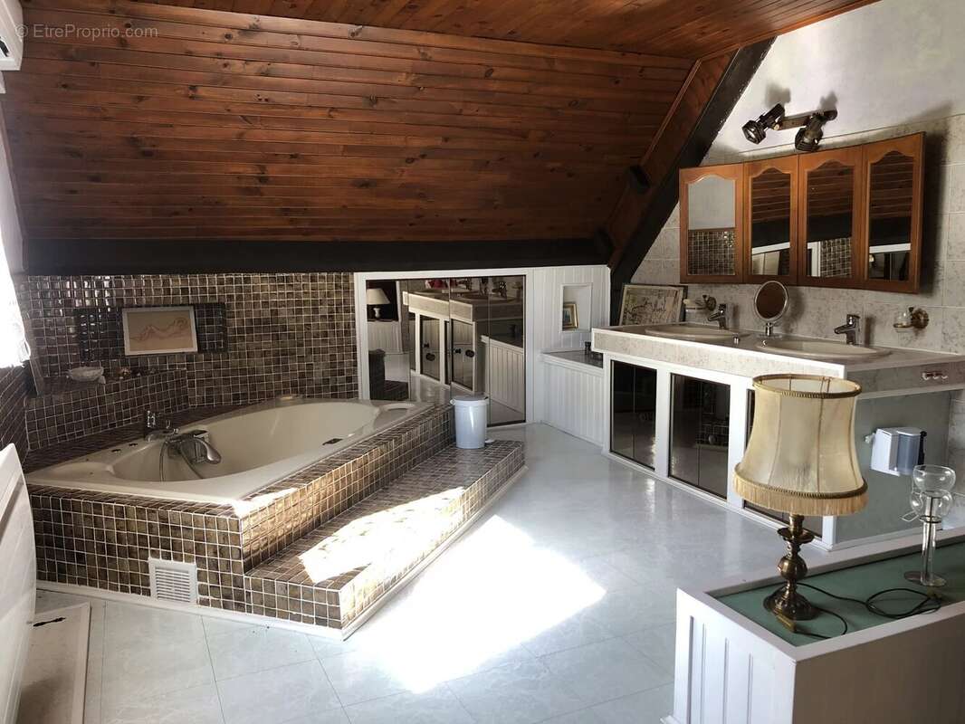 Maison familiale 3 chambres – Véron (89510) - photo 12